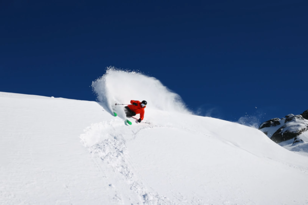 when does it snow in thredbo